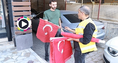 Haliliye Belediyesi ilçeyi bayraklarla donatıyor
